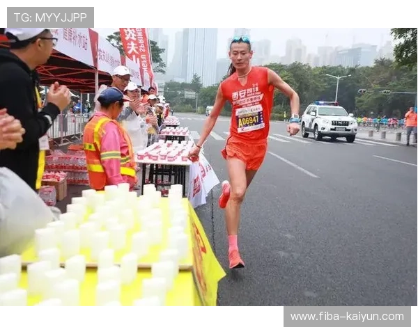 运动营养学进展:新型碳水化合物凝胶对马拉松后程表现影响研究