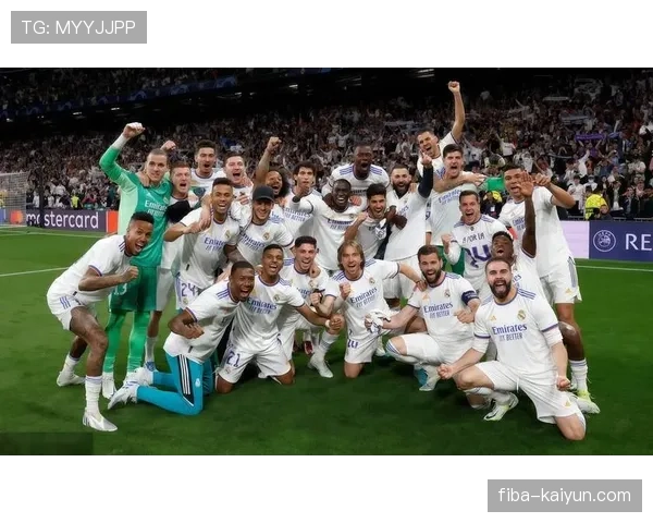 马德里举办“欧冠球迷节”，超五万名观众在广场观看比赛直播